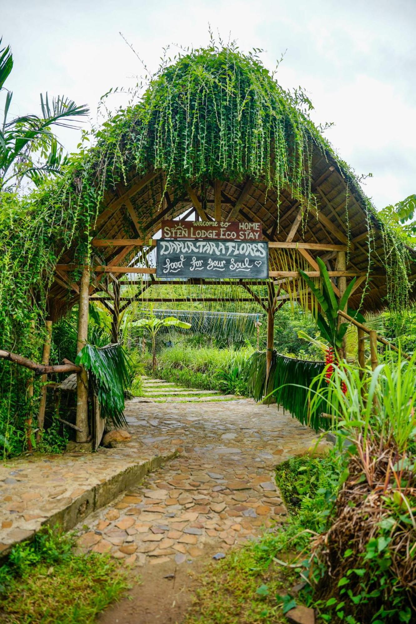 Sten Lodge Labuan Bajo Exterior foto